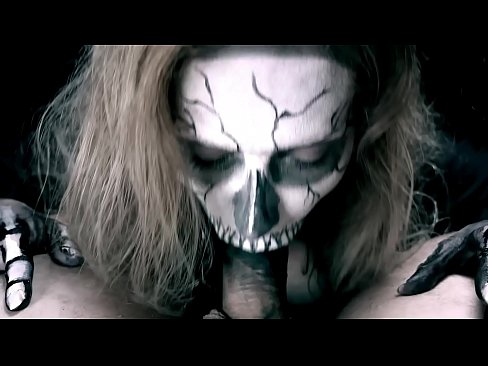 ❤️ 魔性の女、黒い口でチンコをしゃぶり、ザーメンを飲み込む。 ️  at us ❌️❤